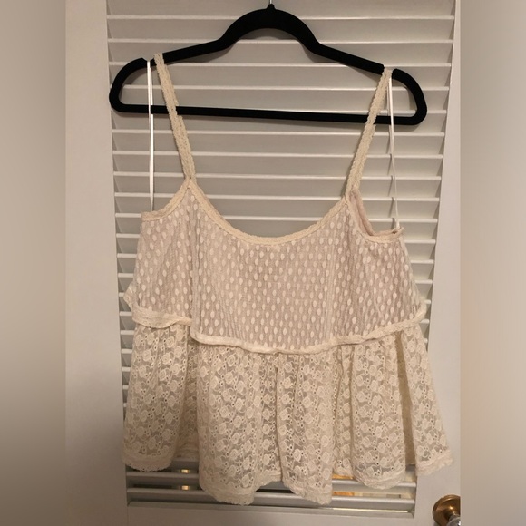 Hazel lace tank size large - Picture 4 of 8